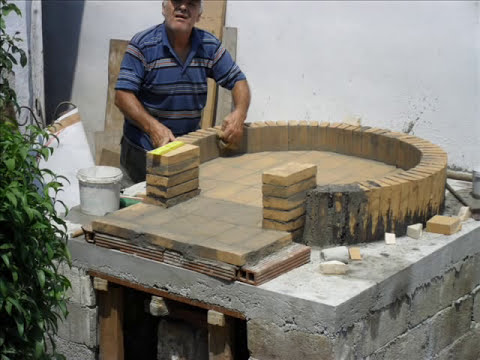 Κατασκευή ξυλόφουρνου στο χωριο