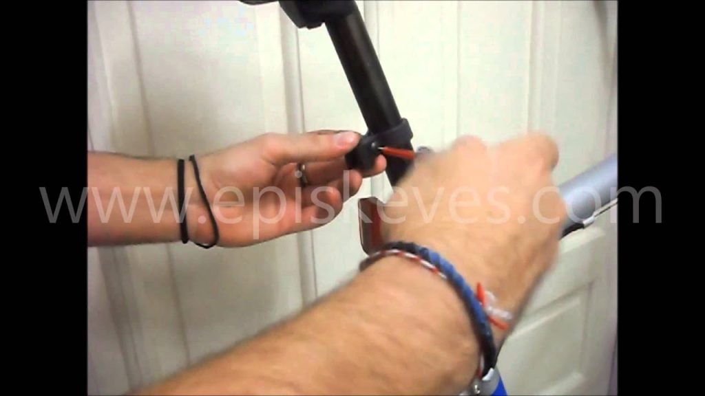 Πίσω φως ποδηλάτου με laser στον δρόμο