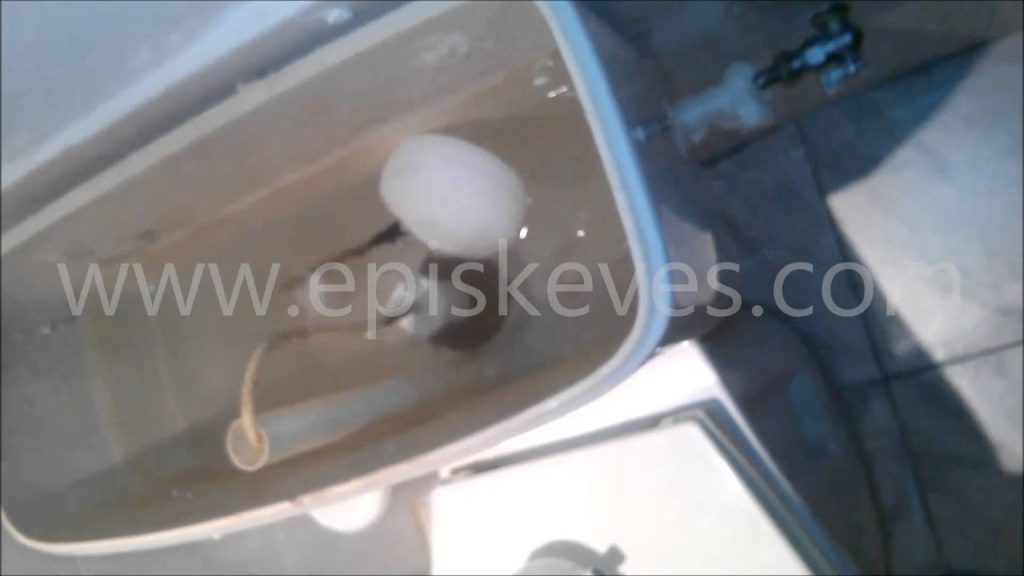 Επισκευή φούσκα από καζανάκι όταν συνεχίζει να γεμίζει νερό