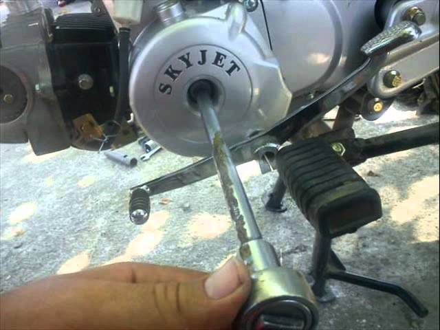 Ρυθμιση Βαλβιδων σε Παπι 100cc