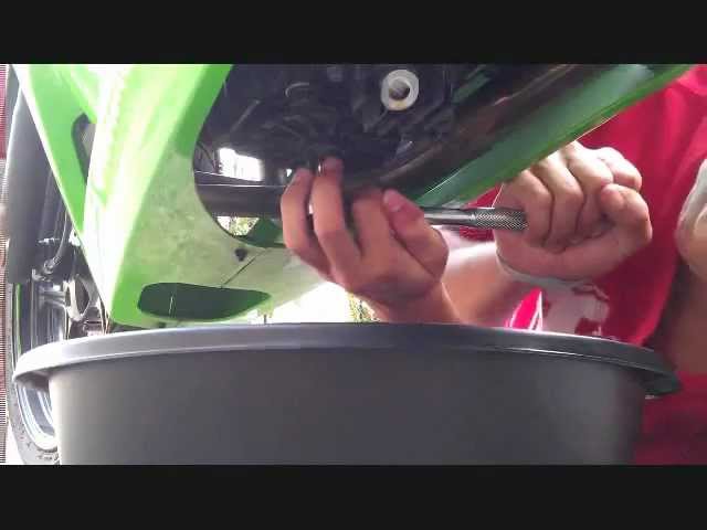 Αλλαγή λάδια σε Kawasaki Ninja 250cc Νο8